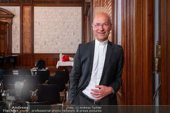 Goldenes Ehrenzeichen für Gary Lux - Künstlerhaus, Wien - Di 26.05.2026 - Anton Toni FABER (Portrait)80