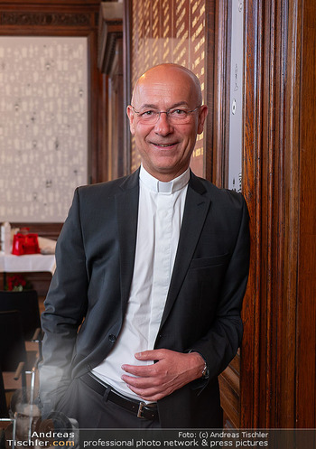 Goldenes Ehrenzeichen für Gary Lux - Künstlerhaus, Wien - Di 26.05.2026 - Anton Toni FABER (Portrait)81