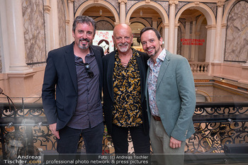 Goldenes Ehrenzeichen für Gary Lux - Künstlerhaus, Wien - Di 26.05.2026 - Gary LUX mit Söhnen Kindern Dennis und Benjamin83
