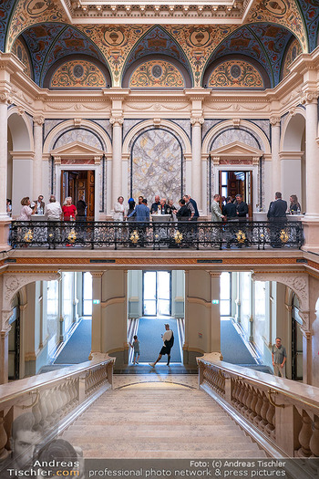 Goldenes Ehrenzeichen für Gary Lux - Künstlerhaus, Wien - Di 26.05.2026 - Künstlerhaus innen, purnkvoll, Prunkraum, Feststiege87
