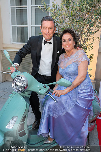 Grand Ballo Italiano - Palais Niederösterreich, Wien - Fr 29.05.2026 - Peter HANKE mit Ehefrau Sabine1