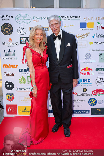 Grand Ballo Italiano - Palais Niederösterreich, Wien - Fr 29.05.2026 - Elisabeth HIMMER-HIRNIGEL mit Ehemann19