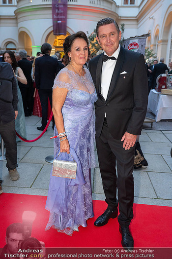 Grand Ballo Italiano - Palais Niederösterreich, Wien - Fr 29.05.2026 - Peter HANKE mit Ehefrau Sabine95