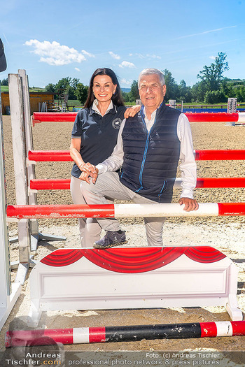 Fototermin vor LGCT Reitturnier - Privater Pferdehof, Haag - Do 04.06.2026 - Helmut MORBITZER, Sonja KLIMA6