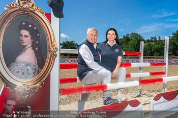 Fototermin vor LGCT Reitturnier - Privater Pferdehof, Haag - Do 04.06.2026 - Helmut MORBITZER, Sonja KLIMA15