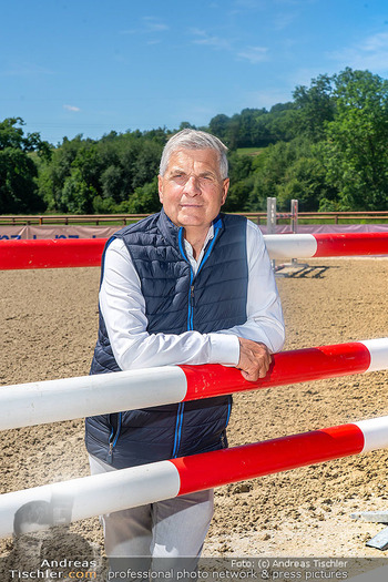 Fototermin vor LGCT Reitturnier - Privater Pferdehof, Haag - Do 04.06.2026 - Helmut MORBITZER (Portrait)16