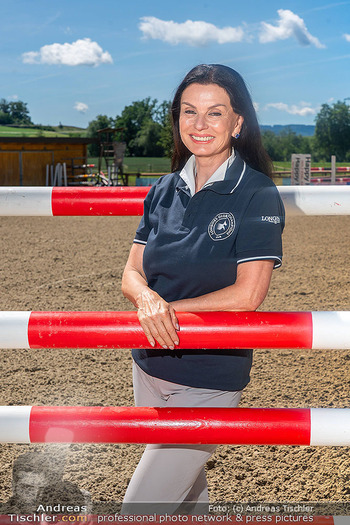 Fototermin vor LGCT Reitturnier - Privater Pferdehof, Haag - Do 04.06.2026 - Sonja KLIMA (Portrait)21
