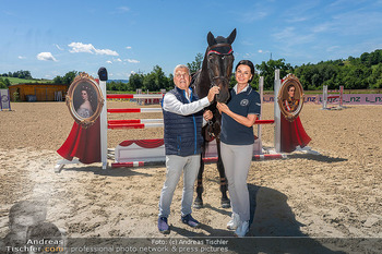 Fototermin vor LGCT Reitturnier - Privater Pferdehof, Haag - Do 04.06.2026 - Helmut MORBITZER, Sonja KLIMA44