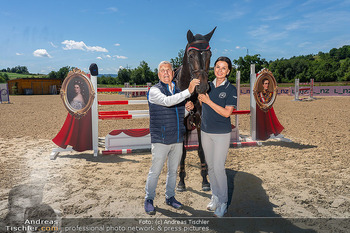 Fototermin vor LGCT Reitturnier - Privater Pferdehof, Haag - Do 04.06.2026 - Helmut MORBITZER, Sonja KLIMA45