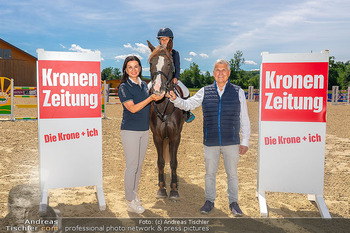 Fototermin vor LGCT Reitturnier - Privater Pferdehof, Haag - Do 04.06.2026 - Sonja KLIMA, Diana SCHÖNBERG, Helmut MORBITZER76