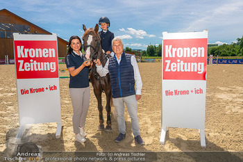 Fototermin vor LGCT Reitturnier - Privater Pferdehof, Haag - Do 04.06.2026 - Sonja KLIMA, Diana SCHÖNBERG, Helmut MORBITZER77