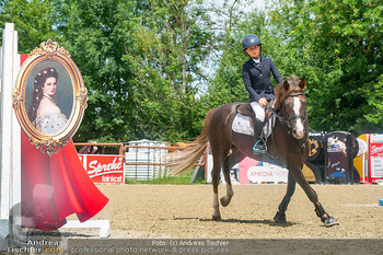 Fototermin vor LGCT Reitturnier - Privater Pferdehof, Haag - Do 04.06.2026 - Pferd galloppiert Galopp Gallopp, Diana SCHÖNBERG, Reitsport121