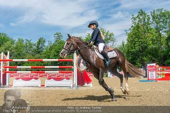 Fototermin vor LGCT Reitturnier - Privater Pferdehof, Haag - Do 04.06.2026 - Pferd galloppiert Galopp Gallopp, Diana SCHÖNBERG, Reitsport123