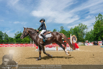 Fototermin vor LGCT Reitturnier - Privater Pferdehof, Haag - Do 04.06.2026 - Pferd galloppiert Galopp Gallopp, Diana SCHÖNBERG, Reitsport127