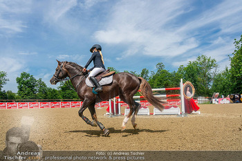 Fototermin vor LGCT Reitturnier - Privater Pferdehof, Haag - Do 04.06.2026 - Pferd galloppiert Galopp Gallopp, Diana SCHÖNBERG, Reitsport128