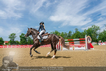 Fototermin vor LGCT Reitturnier - Privater Pferdehof, Haag - Do 04.06.2026 - Pferd galloppiert Galopp Gallopp, Diana SCHÖNBERG, Reitsport129