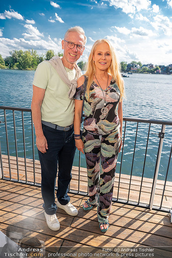 Christina Lugner Geburtstag - Strandcafe Alte Donau, Wien - Mo 08.06.2026 - Ulli Ulrike KRIEGLER, Peter STÖGER16
