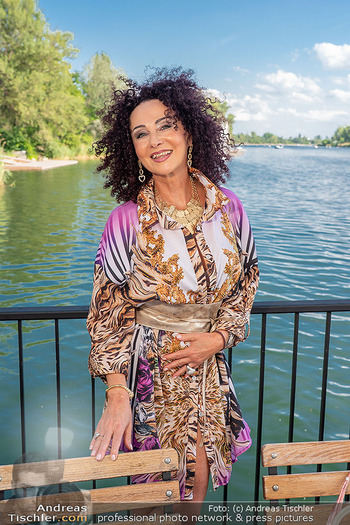 Christina Lugner Geburtstag - Strandcafe Alte Donau, Wien - Mo 08.06.2026 - Christina LUGNER (Portrait)20