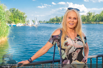 Christina Lugner Geburtstag - Strandcafe Alte Donau, Wien - Mo 08.06.2026 - Ulli Ulrike KRIEGLER (Portrait)29