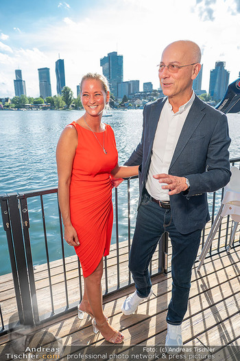 Christina Lugner Geburtstag - Strandcafe Alte Donau, Wien - Mo 08.06.2026 - Anton Toni FABER, Natalie NEMEC48