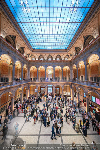 Ausstellungseröffnung ´Glanzstücke´ - MAK, Wien - Di 09.06.2026 - MAK Säulenhalle, Innenarchitektur3