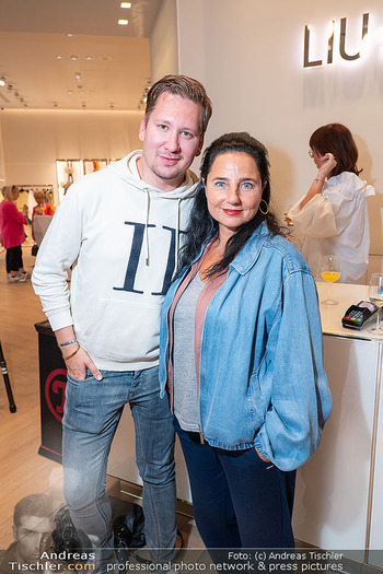 DAC Promiflohmarkt - Liu Jo Store, Wien - Do 11.06.2026 - Nadja MALEH, Clemens TRISCHLER14