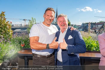 Sun AG Cocktail Empfang - Rosewood Hotel Rooftop Bar - Mo 15.06.2026 - Ralf MOELLER MÖLLER, Christian JÄGER89