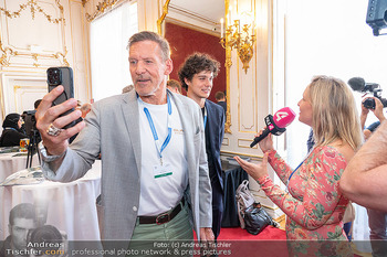10 Jahre Klimakonferenz AWS - Hofburg, Wien - Di 16.06.2026 - Ralf MOELLER (MÖLLER) mit Sohn Leon140