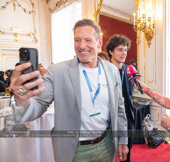10 Jahre Klimakonferenz AWS - Hofburg, Wien - Di 16.06.2026 - Ralf MOELLER (MÖLLER) mit Sohn Leon141