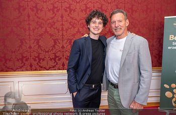 10 Jahre Klimakonferenz AWS - Hofburg, Wien - Di 16.06.2026 - Ralf MOELLER (MÖLLER) mit Sohn Leon151
