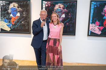 20 Jahresfeier und Ausstellung - Galerie Hartinger, Wien - Di 16.06.2026 - Gerald HARTINGER mit Tochter Lena HEIDRICH68