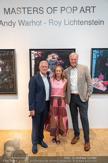 20 Jahresfeier und Ausstellung - Galerie Hartinger, Wien - Di 16.06.2026 - Gerald HARTINGER mit Tochter Lena HEIDRICH, Klaus Albrecht SCHR71