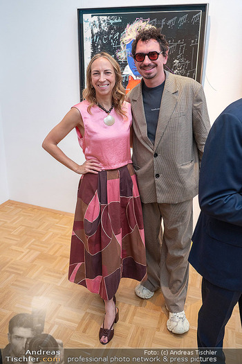 20 Jahresfeier und Ausstellung - Galerie Hartinger, Wien - Di 16.06.2026 - Lena HEIDRICH mit Bruder Julian LE PLAY (Kinder von Gerald Harti74