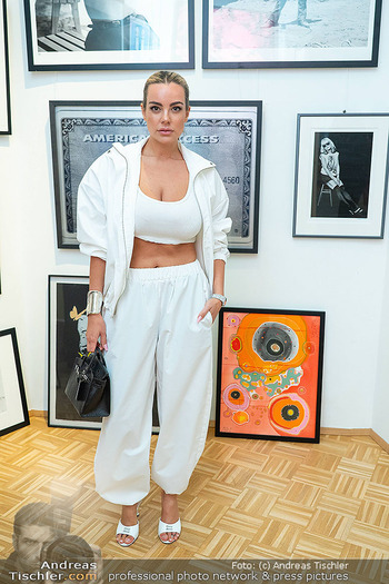 20 Jahresfeier und Ausstellung - Galerie Hartinger, Wien - Di 16.06.2026 - Nadine MIRADA92