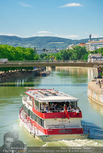 Arnold Schwarzenegger Schifffahrt - MS Wien, Schwedenplatz und Donaukanal - Mi 17.06.2026 - Schiff MS Wien der DDSG, Donaukanal, Touristentour, Rundfahrt, T30