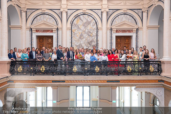 Ehrenkreuz für Maria Großbauer - Künstlerhaus, Wien - Do 18.06.2026 - Gruppenfoto17