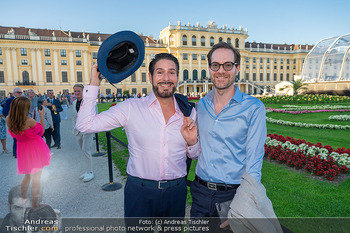 Sommernachtskonzert 2026 - Schloss Schönbrunn, Wien - Fr 19.06.2026 - Clemens UNTERREINER mit Freund15