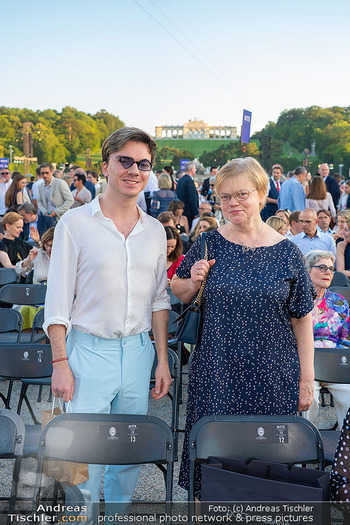 Sommernachtskonzert 2026 - Schloss Schönbrunn, Wien - Fr 19.06.2026 - Yuri REVICH mit Mutter30