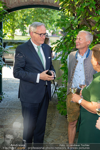ausg´steckt is´ - Heuriger Dreimäderlhaus, Münchendorf - Do 25.06.2026 - 5