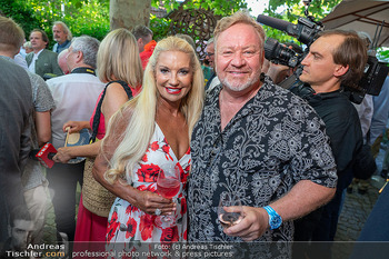 ausg´steckt is´ - Heuriger Dreimäderlhaus, Münchendorf - Do 25.06.2026 - Leila und Marcus STRAHL31