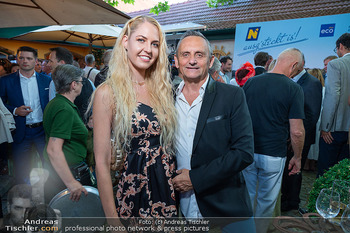 ausg´steckt is´ - Heuriger Dreimäderlhaus, Münchendorf - Do 25.06.2026 -  Heimo und Beatrice TURIN57