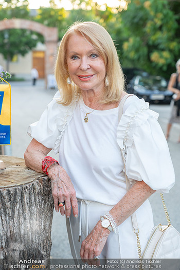 ausg´steckt is´ - Heuriger Dreimäderlhaus, Münchendorf - Do 25.06.2026 - Gerda ROGERS (Portrait)78