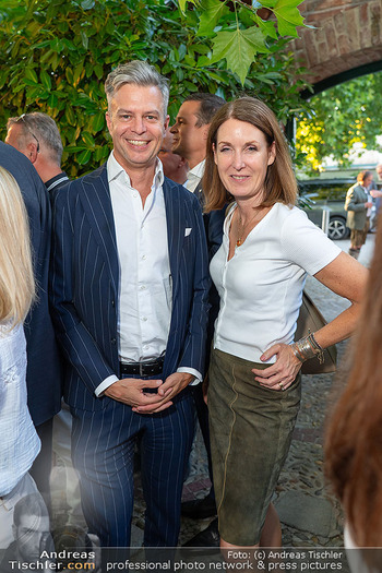 ausg´steckt is´ - Heuriger Dreimäderlhaus, Münchendorf - Do 25.06.2026 - Henrietta EGERTH, Thomas ARNOLDNER81