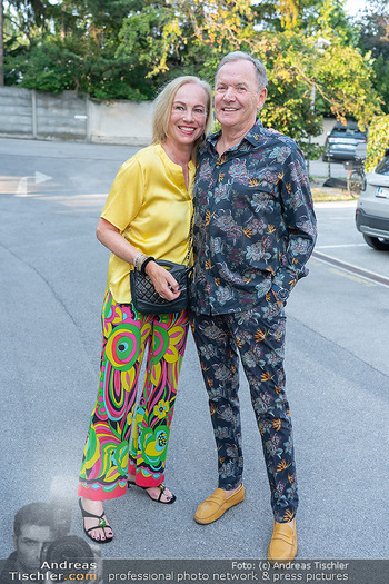 Interspot Sommerfest - Interspot Filmstudios, Wien - Mo 29.06.2026 - Ossi SCHELLMANN mit Ehefrau Gabriele48