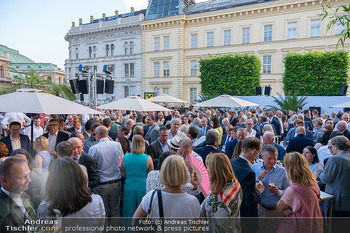 Raiffeisen Sommerfest - Albertina Plateau, Wien - Di 30.06.2026 - Sommerfest Übersichtsfoto Gäste Publikum Cocktailparty Dinnerp44
