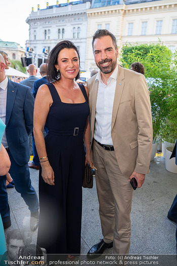 Raiffeisen Sommerfest - Albertina Plateau, Wien - Di 30.06.2026 - Elisabeth KÖSTINGER, Karl OCHSNER47