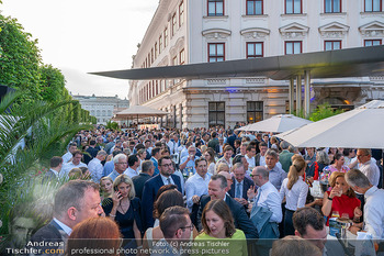 Raiffeisen Sommerfest - Albertina Plateau, Wien - Di 30.06.2026 - Sommerfest Übersichtsfoto Gäste Publikum Cocktailparty Dinnerp65