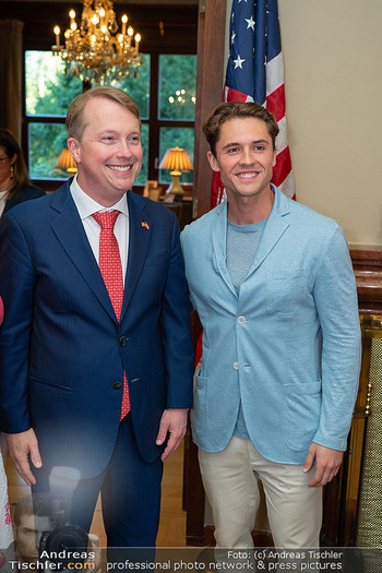 Independence Day Party - Residenz der US-Botschaft, Wien - Do 02.07.2026 - US-Botschafter Arthur Graham FISHER mit Freund Nick TOPEL3
