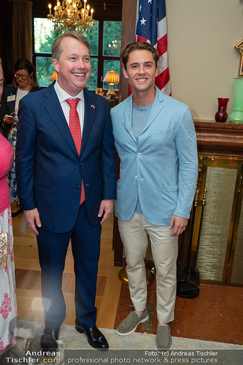 Independence Day Party - Residenz der US-Botschaft, Wien - Do 02.07.2026 - US-Botschafter Arthur Graham FISHER mit Freund Nick TOPEL4