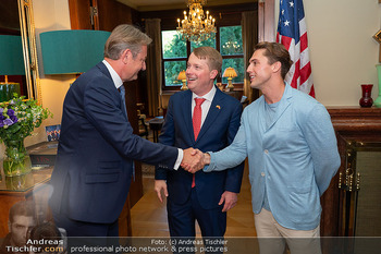 Independence Day Party - Residenz der US-Botschaft, Wien - Do 02.07.2026 - Gerald GERSTBAUER, US-Botschafter Arthur Graham FISHER mit Freun6